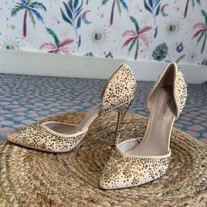 Zara: vamp shoe with studded heel